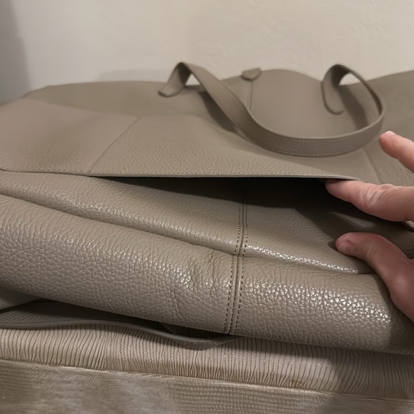 Cuyana Leather Triple Zip Weekender - Picture 7 of 10